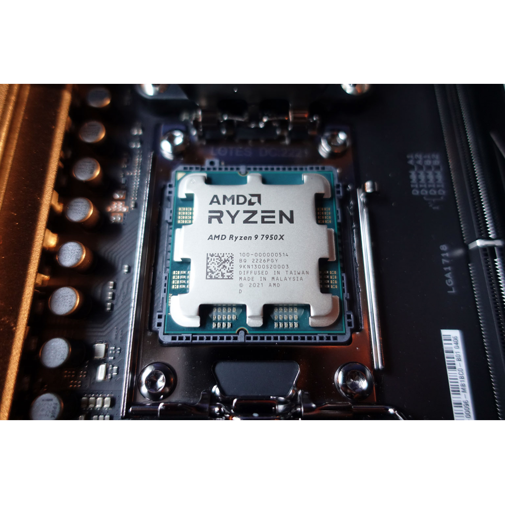 AMD RYZEN 9 7950X 16 Core, 4,50-5.70GHz, 80Mb Cache, 170W,  AM5 Soket, BOX (Kutulu) (Dahili Grafik VAR, Fan YOK)