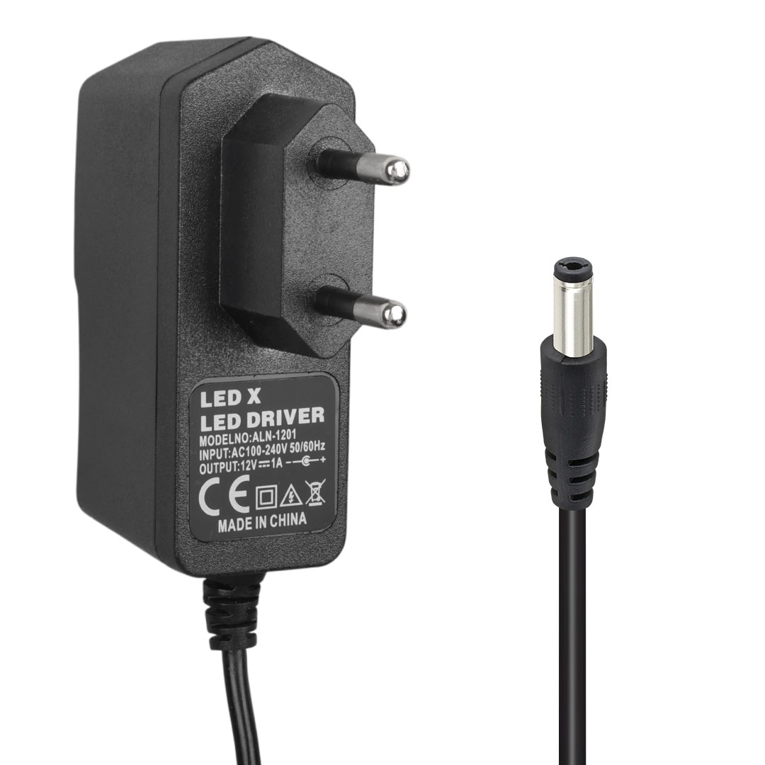 POWERMASTER PM-8118 12 VOLT - 1 AMPER 5.5*2.5 MM UÇLU PLASTİK KASA PRİZ TİPİ ADAPTÖR